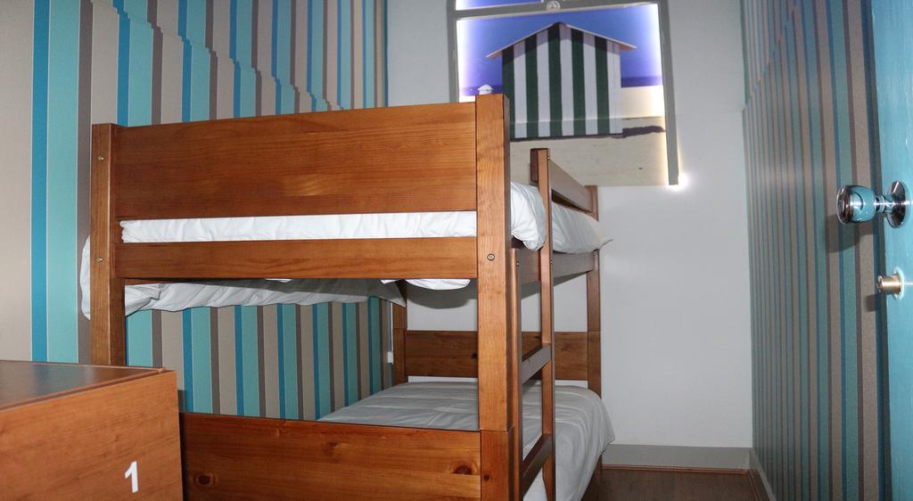 פיגואיירה דה פוז Meeting Hostel חדר תמונה